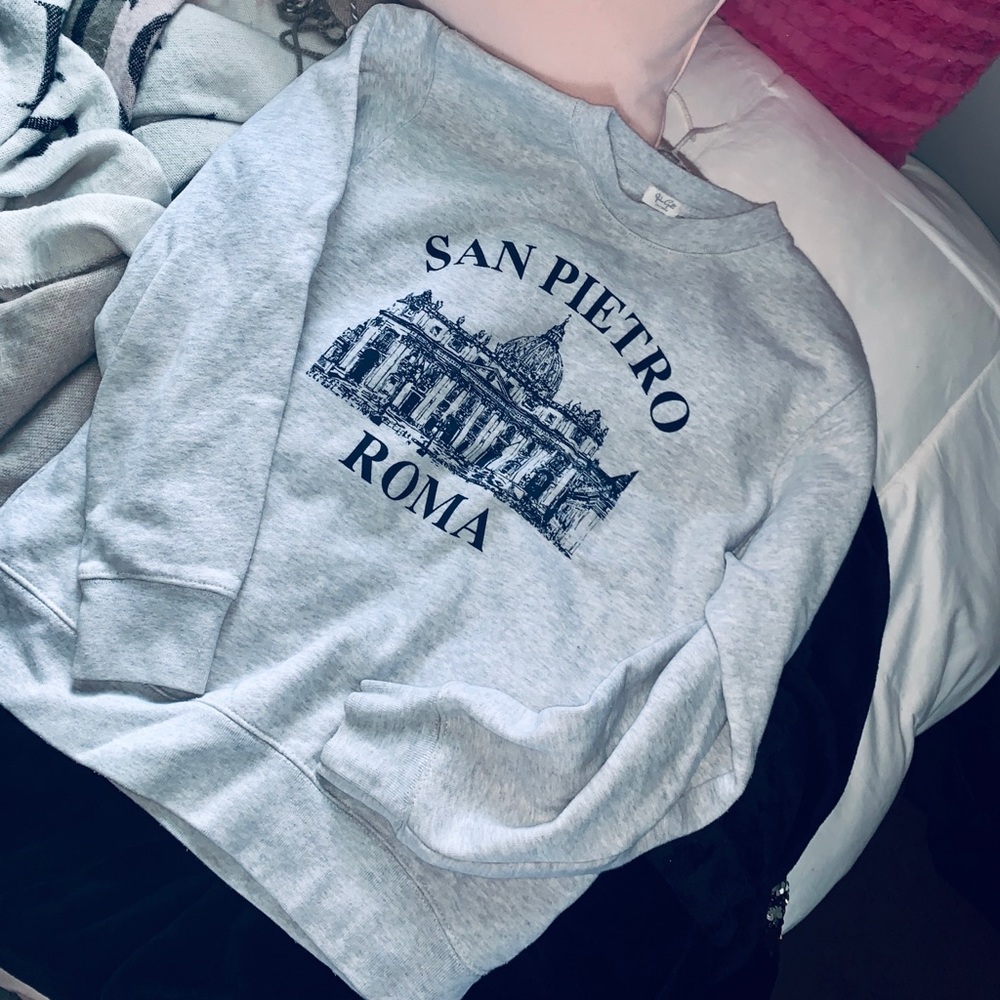 Brandy Melville Rome crewneck